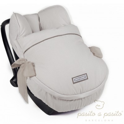 Copriovetto Universale Pasito a Pasito Beige Toffee / Copriovetto Universale Pasito a Pasito Beige Toffee /